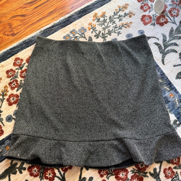 Loft Skirt - Picture 4 of 4